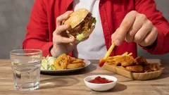 Ultrabewerkt voedsel beïnvloedt geheugen en stemming: hoe negatieve effecten te vermijden?