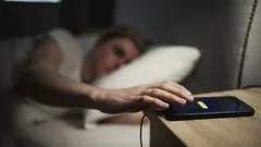 's Nachts opladen? Zo verlies je geld en je telefoon: de valstrik waarin miljoenen trappen