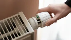 Hoe stel je de radiator af om flink te besparen op stookkosten? Een tip die altijd werkt