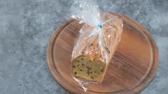 Waarom je brood niet in een plastic zak moet bewaren: een wetenschappelijke uitleg die je zal verbazen