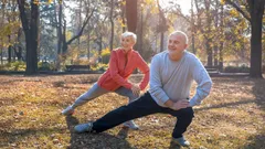 Welke regelmatige fysieke oefeningen versterken het immuunsysteem? – Gids voor beginners en ouderen