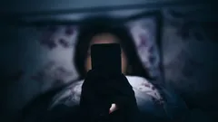 Waarom je 's nachts altijd je wifi op je telefoon moet uitschakelen — onverwachte redenen