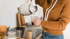 Hoe vaak kun je water in de waterkoker opnieuw koken? Chemici waarschuwen voor de risico's